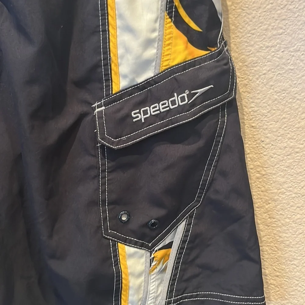 Speedo Men’s Board Shorts Swim Trunks Size Medium Quick Dry Black Yellow